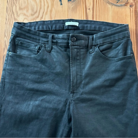 Good American Good Legs Coated Skinny Jeans - Picture 5 of 13